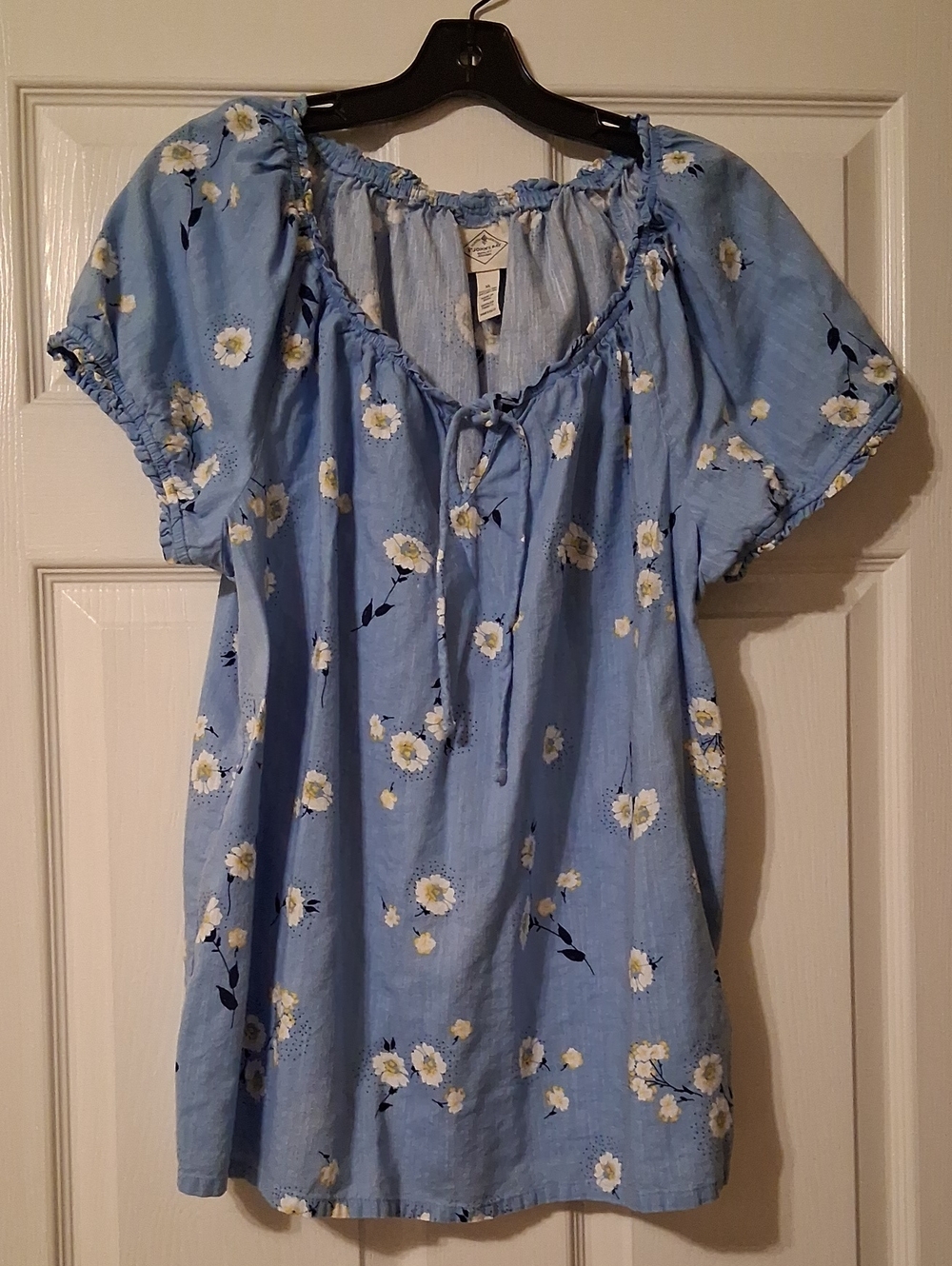 St. John's Bay Light Blue Daisy Tie-Neck Peasant Top